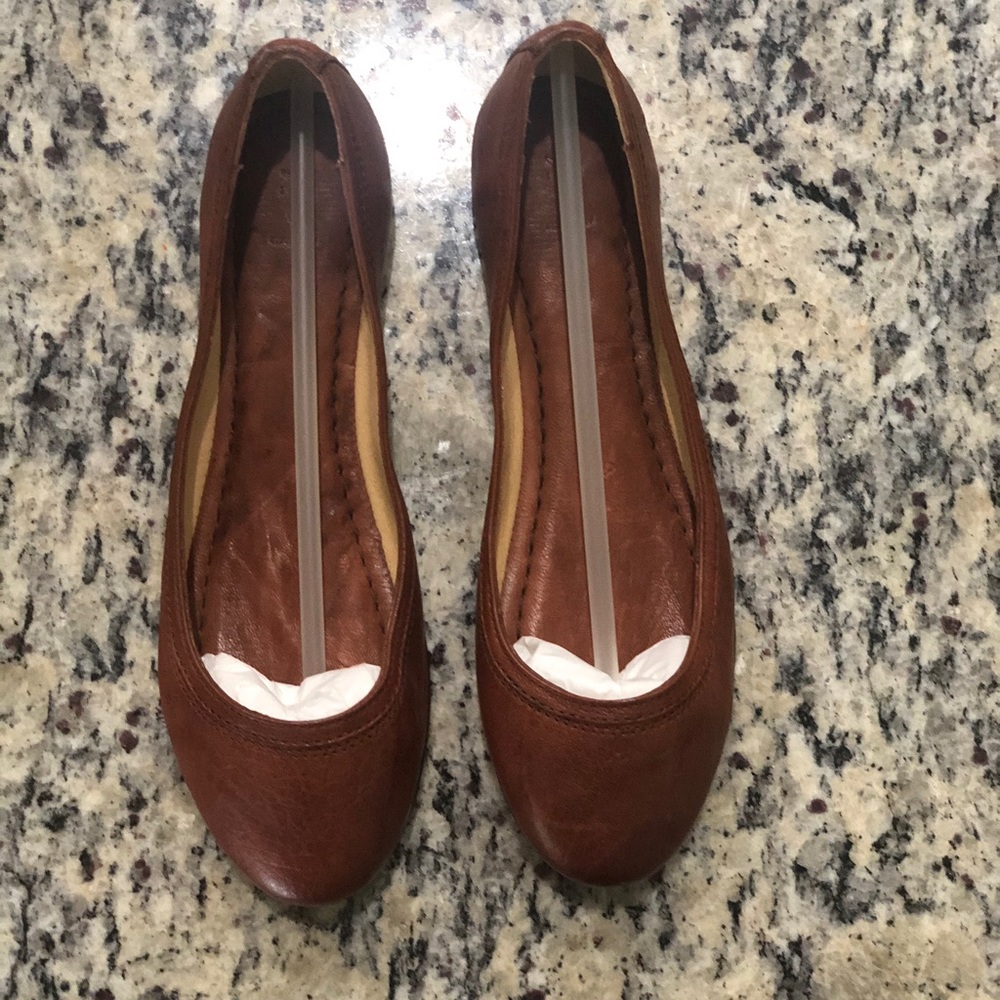 Frye Carson Flats